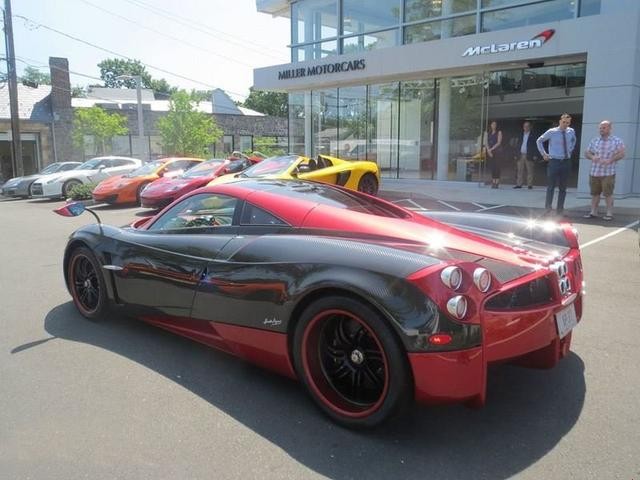 ��ɫ���� ��̨������Huayra��������