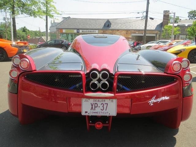 ��ɫ���� ��̨������Huayra��������