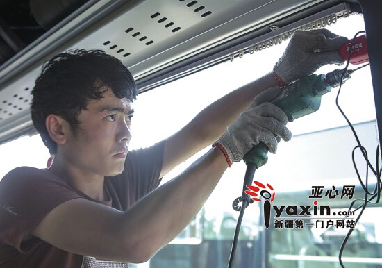 ��³ľ��409��BRTװ����������������Ƭ�����˳˿� ���°�ť�� 1����鳵������